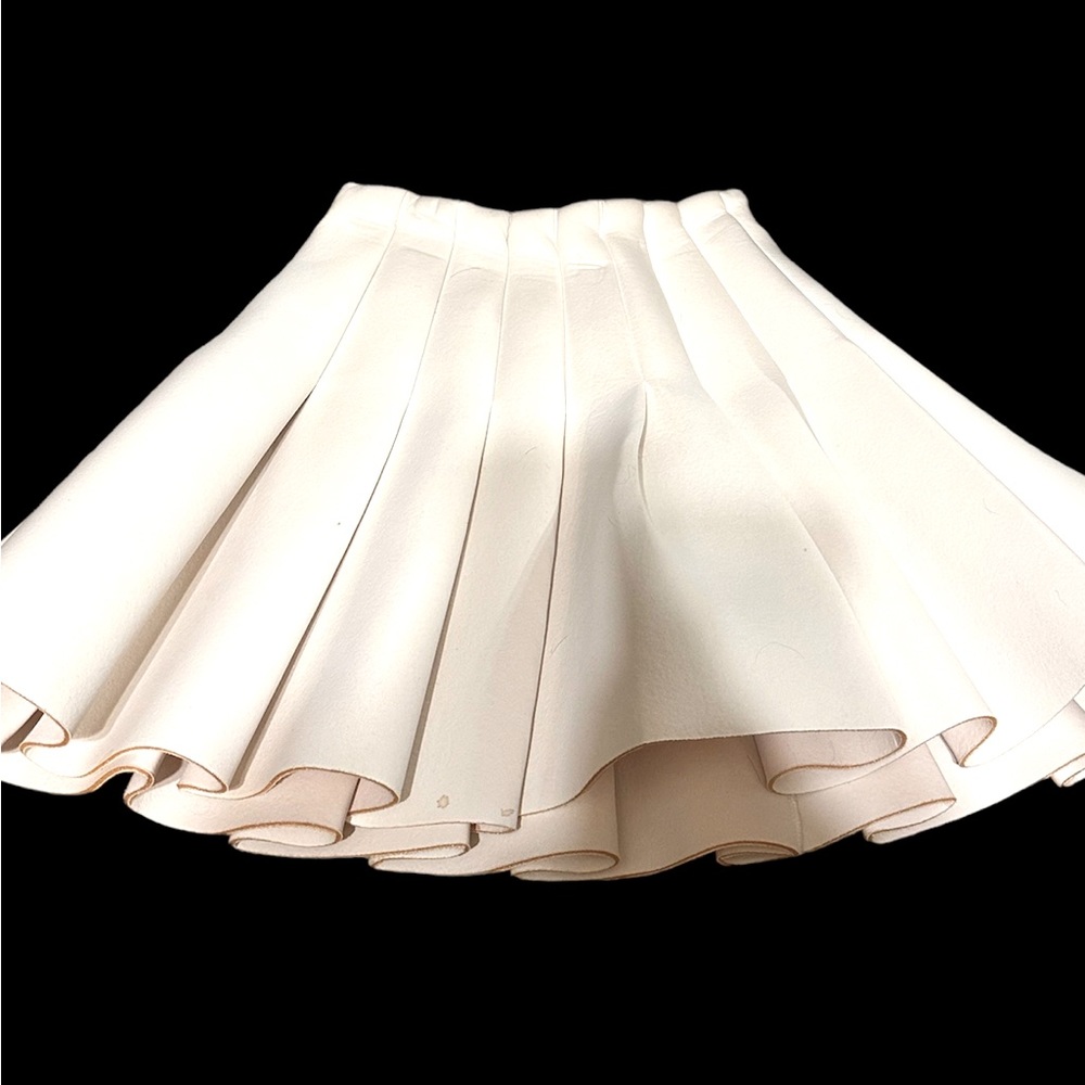 H&M Pleated Neoprene White Skirt Size 4